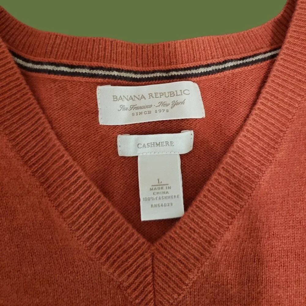 Banana Republic Mens 100% Cashmere V-Neck Sweater rust Orange Large